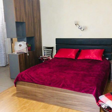 Peremohy Avenue 17 Apartment Kiev Exterior photo
